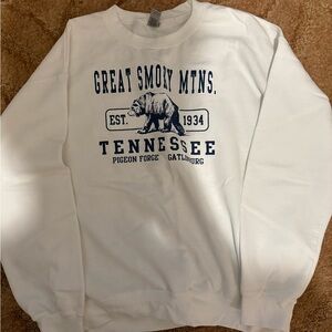 White Great Smoky Mountains crewneck